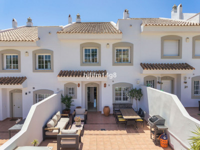 3 Bedroom Townhouse in Nueva Andalucía - Image 1