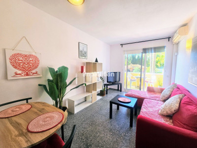 1 Bedroom Middle Floor Apartment in Artola - Image 1