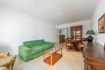 2 Bedroom Middle Floor Apartment in Estepona - Image 3