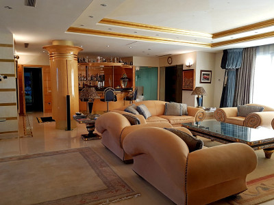 4 Bedroom Penthouse in New Golden Mile - Image 2