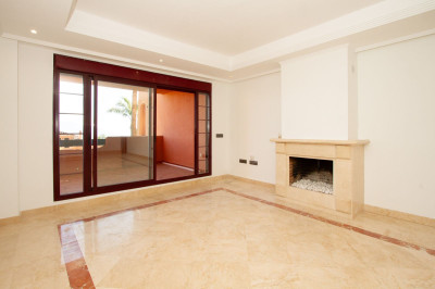 2 Bedroom Ground Floor Apartment in La Mairena - Image 1
