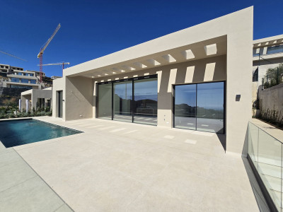 5 Bedroom Detached Villa in Benahavís - Image 1