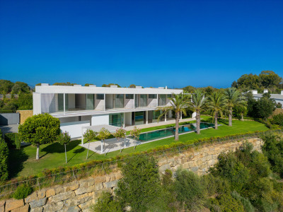 5 Bedroom Detached Villa in Casares - Image 3