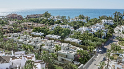 5 Bedroom Detached Villa in Puerto Banús - Image 2