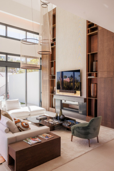 4 Bedroom Detached Villa in The Golden Mile - Image 4