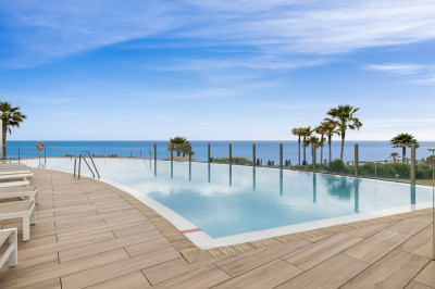 2 Bedroom Ground Floor Apartment in Estepona - Image 1