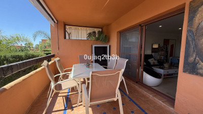 2 Bedroom Ground Floor Apartment in Benahavís - Image 4