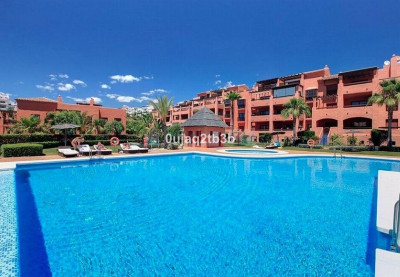 2 Bedroom Ground Floor Apartment in Benahavís - Image 5