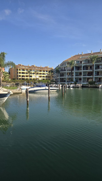 2 Bedroom Ground Floor Apartment in Sotogrande Marina - Image 1