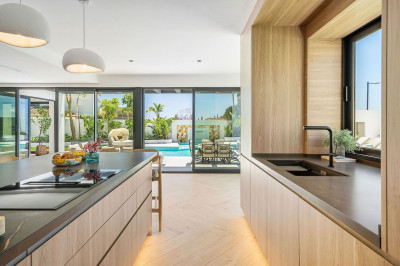 6 Bedroom Detached Villa in Bel Air - Image 4