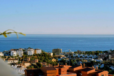 2 Bedroom Middle Floor Apartment in Riviera del Sol - Image 4