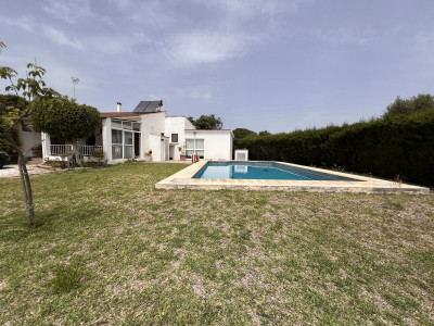 5 Bedroom Detached Villa in Selwo - Image 1