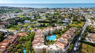 2 Bedroom Penthouse in Benahavís - Image 1