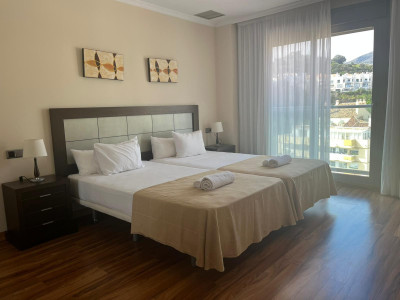 2 Bedroom Middle Floor Apartment in Arroyo de la Miel - Image 1