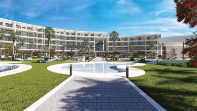 2 Bedroom Middle Floor Apartment in Manilva - Image 2