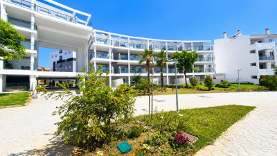 2 Bedroom Middle Floor Apartment in Manilva - Image 3