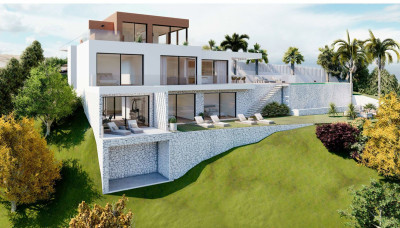 5 Bedroom Detached Villa in Artola - Image 2
