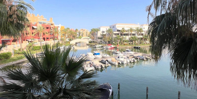 2 Bedroom Middle Floor Apartment in Sotogrande Marina - Image 2