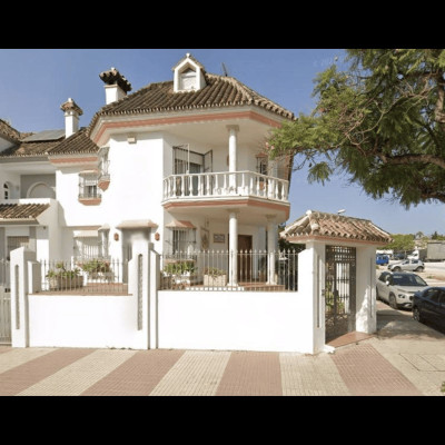 5 Bedroom Semi-Detached House in San Pedro de Alcántara