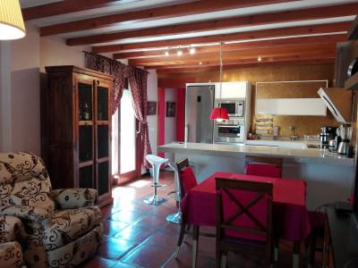 2 Bedroom Middle Floor Apartment in San Luis de Sabinillas - Image 2