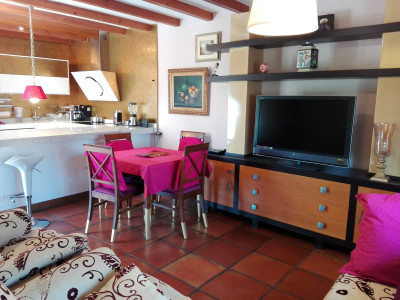 2 Bedroom Middle Floor Apartment in San Luis de Sabinillas - Image 3