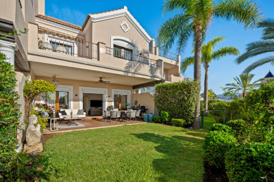3 Bedroom Townhouse in El Paraiso - Image 1