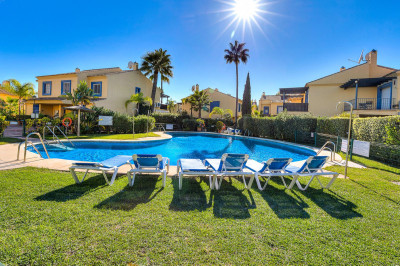 3 Bedroom Townhouse in San Pedro de Alcántara - Image 2