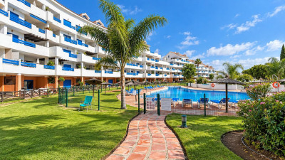 2 Bedroom Ground Floor Apartment in La Duquesa - Image 1