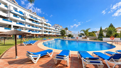 2 Bedroom Ground Floor Apartment in La Duquesa - Image 2