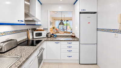 2 Bedroom Ground Floor Apartment in La Duquesa - Image 4