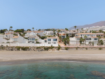 3 Bedroom Detached Villa in Estepona - Image 2