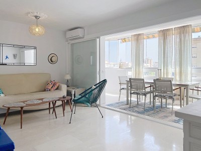 2 Bedroom Middle Floor Apartment in San Luis de Sabinillas - Image 2