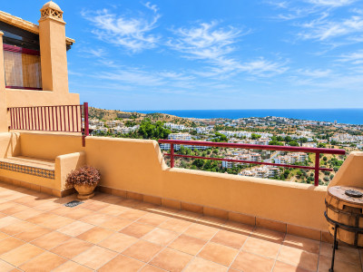 3 Bedroom Penthouse in Calahonda - Image 4