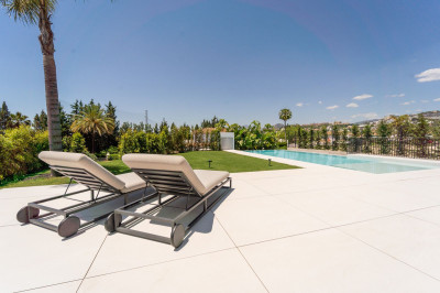 5 Bedroom Detached Villa in Nueva Andalucía - Image 3