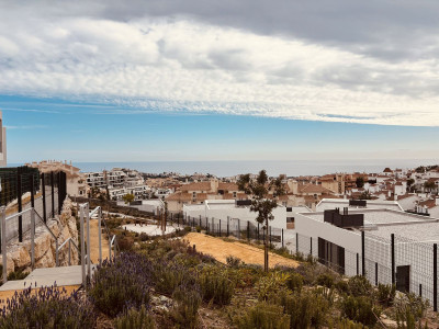 4 Bedroom Semi-Detached House in Riviera del Sol - Image 4