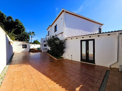 6 Bedroom Detached Villa in Estepona - Image 5
