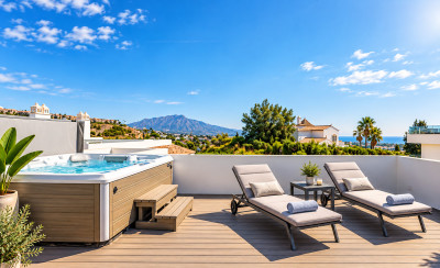 3 Bedroom Penthouse in Benahavís - Image 2