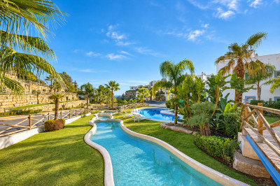 3 Bedroom Penthouse in Benahavís - Image 4