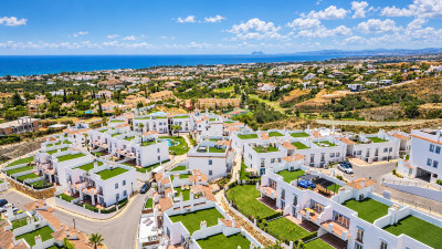 3 Bedroom Penthouse in Benahavís - Image 5