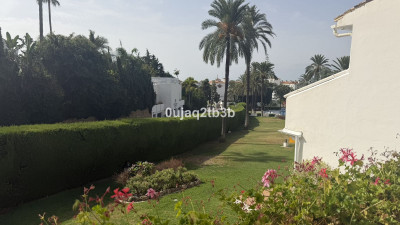 2 Bedroom Middle Floor Apartment in Nueva Andalucía - Image 2