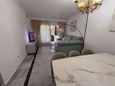 2 Bedroom Ground Floor Apartment in Puerto Banús - Image 3