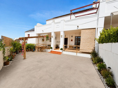 3 Bedroom Semi-Detached House in Casares Playa