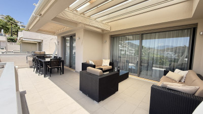 3 Bedroom Middle Floor Apartment in Benahavís - Image 5