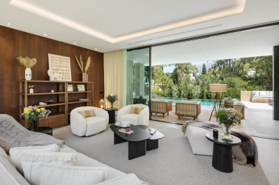 5 Bedroom Detached Villa in Nueva Andalucía - Image 5