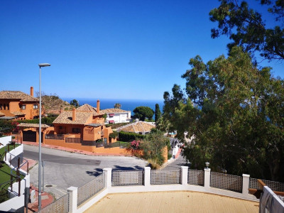 4 Bedroom Semi-Detached House in Benalmadena - Image 1