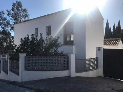 4 Bedroom Semi-Detached House in Benalmadena - Image 4