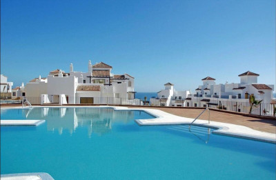 2 Bedroom Middle Floor Apartment in La Alcaidesa - Image 3