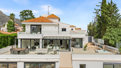4 Bedroom Detached Villa in Nueva Andalucía - Image 4