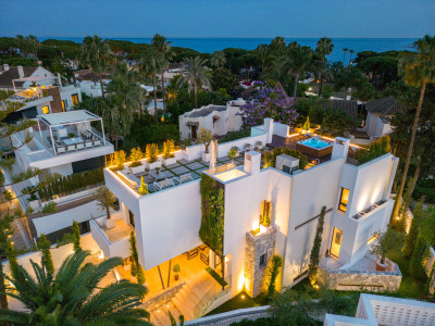 5 Bedroom Detached Villa in The Golden Mile - Image 1