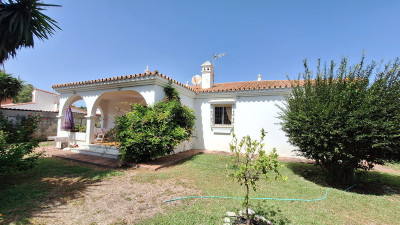 3 Bedroom Detached Villa in Estepona - Image 1